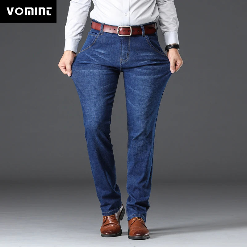Herren Jeans im lässigen Business-Stil mit gerader Passform und Taschen