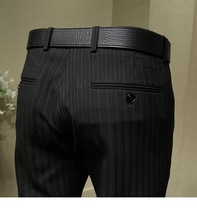 Leichter Herrenanzug in Hellblau mit schmaler Passform – ideal für Sommerhochzeiten und Businessanlässe