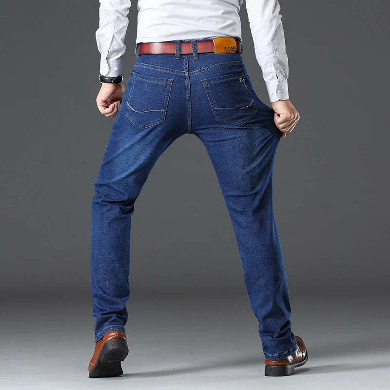 Herren Jeans im lässigen Business-Stil mit gerader Passform und Taschen