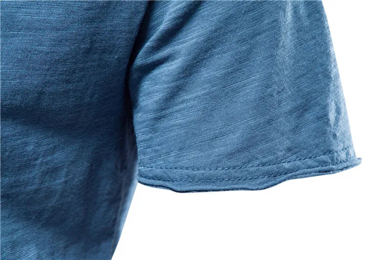 Herren T-Shirt im Casual-Stil mit V-Ausschnitt in einfarbigem Design