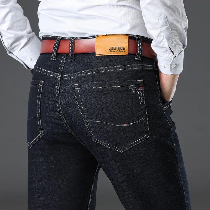 Herren Jeans im lässigen Business-Stil mit gerader Passform und Taschen