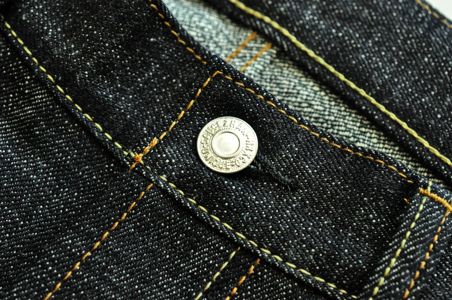 Herren Jeans im Vintage-Stil aus Selvedge Raw Denim mit Silber-überzogenen Knöpfen