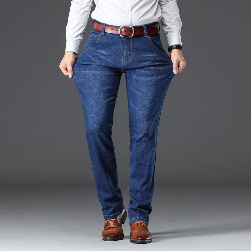 Herren Jeans im lässigen Business-Stil mit gerader Passform und Taschen