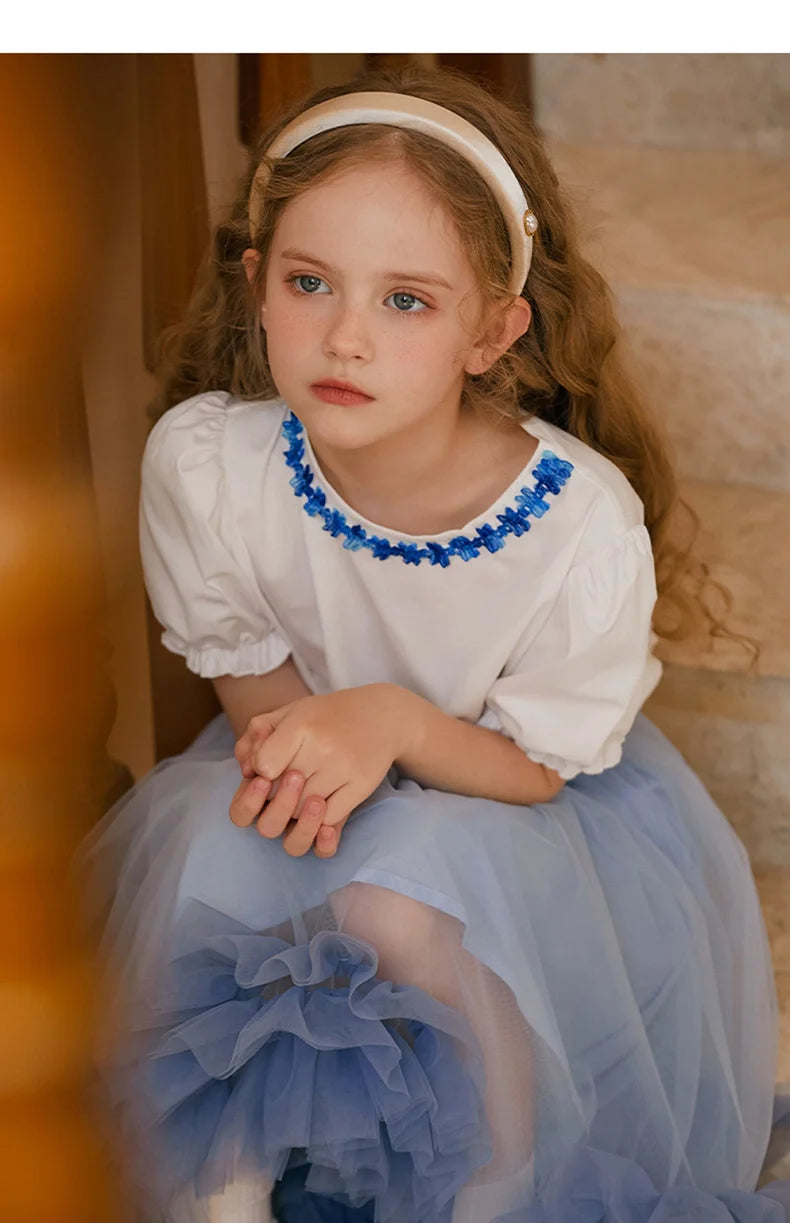 Elegantes Mädchen-Sommerkleid in Lila für Partys und Hochzeiten – Blumenkleid mit luxuriösem Design, ärmelloses Kleid in Khaki Beige für Kinder von 3 bis 14 Jahren.