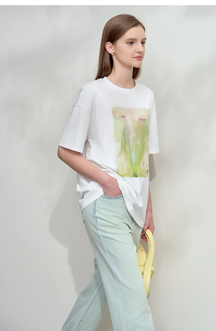 Damen T-Shirt im minimalistischen Stil mit Druck und Rundhals-Ausschnitt