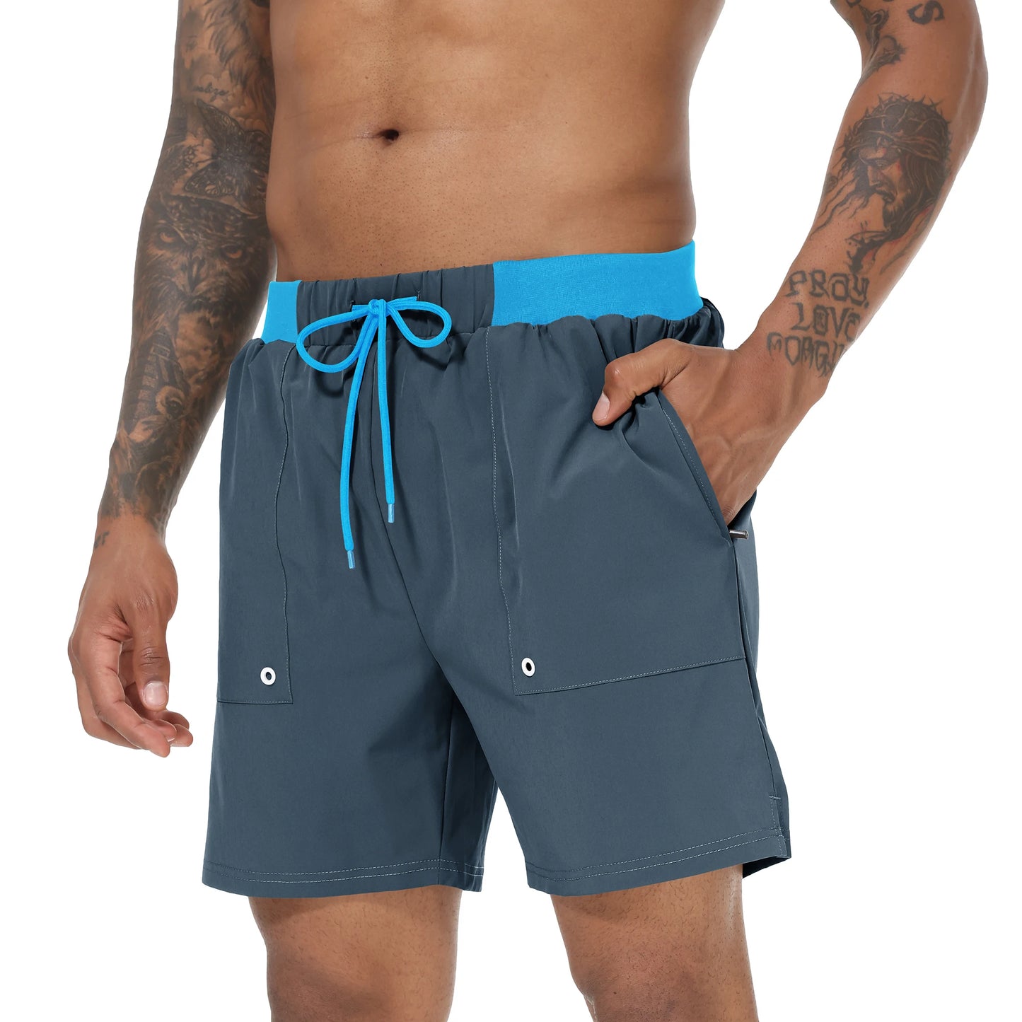 Sommerliche Herren-Badeshorts mit Camouflage-Streifen, schnelltrocknend, mit Reißverschlusstaschen und Mesh-Futter – ideal für Strand und Surfen.