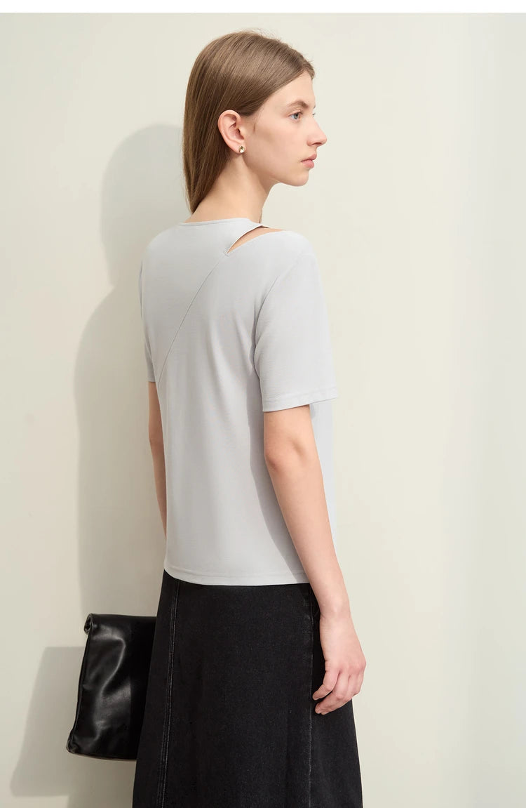 Damen T-Shirts im Minimalismus-Stil mit asymmetrischem V-Ausschnitt und kurzen Ärmeln
