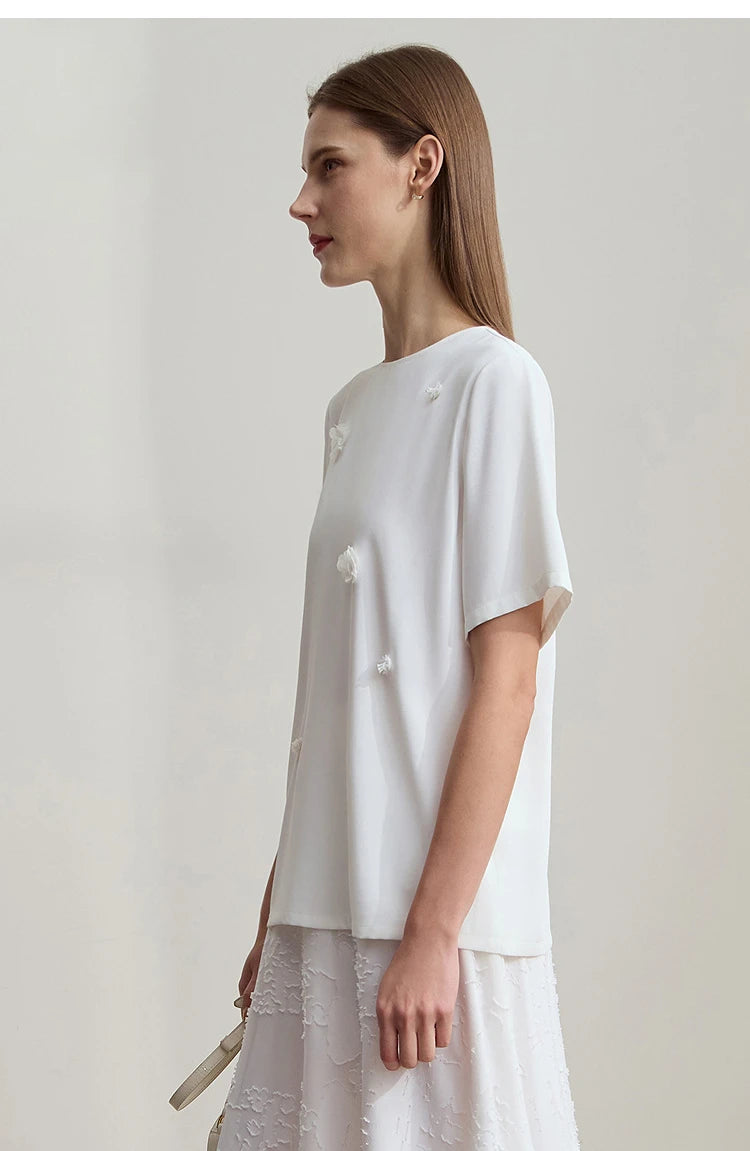 Damen Top im minimalistischen Stil mit elegantem O-Ausschnitt und Pailletten-Blume