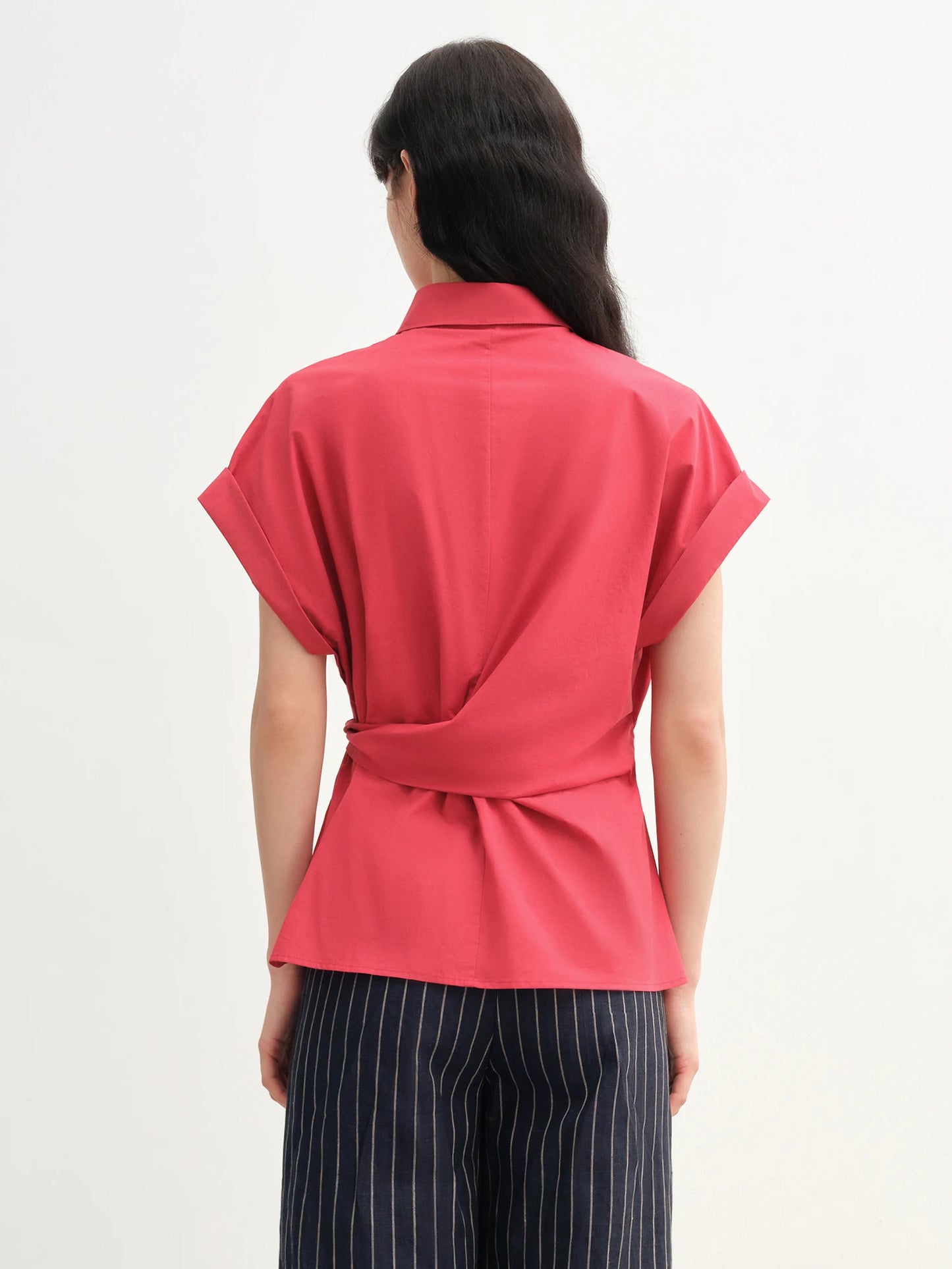 Satin-Glanz T-Shirt mit Rundhalsausschnitt – Slim Fit in Pink oder Schwarz für den Sommer
