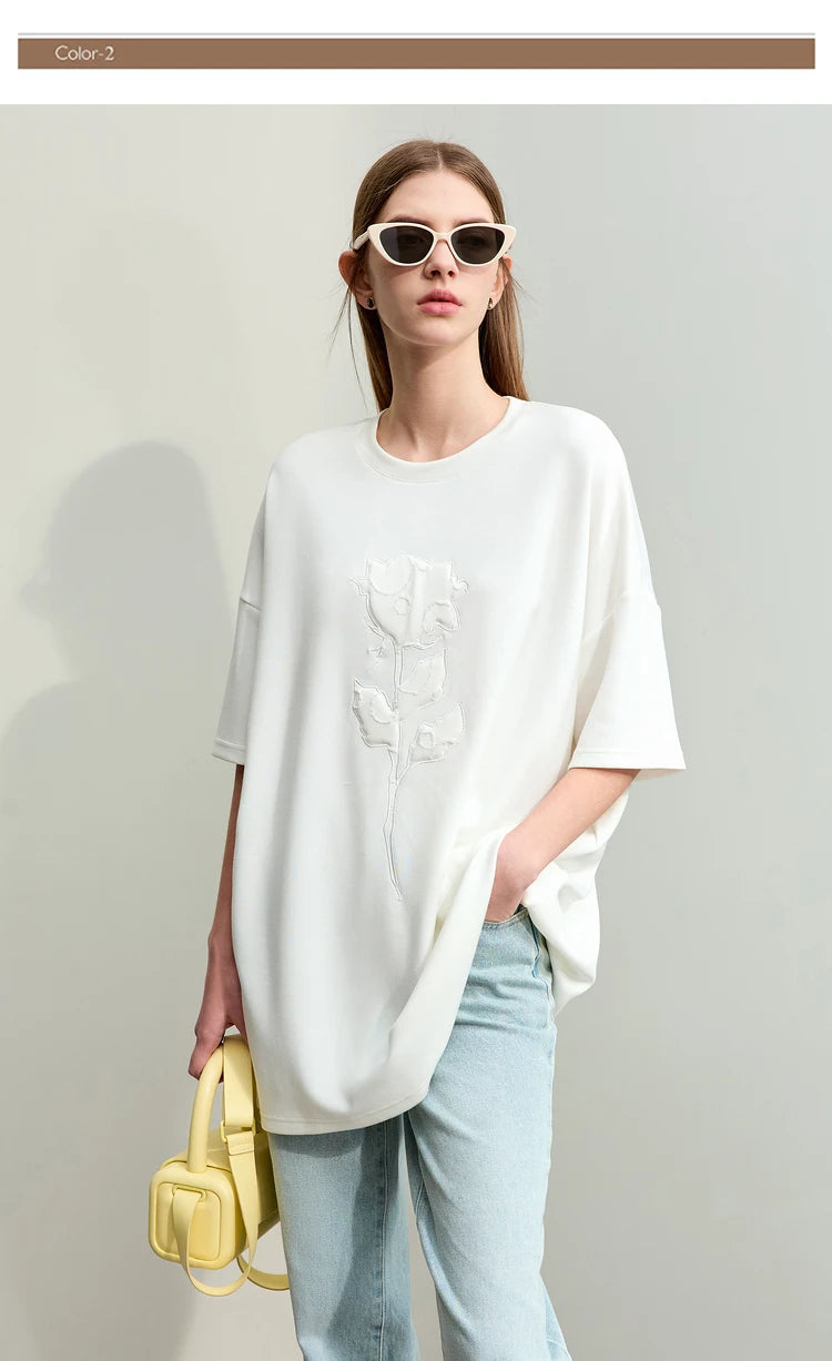 Damen T-Shirts im minimalistischen Stil mit Stickerei und O-Ausschnitt