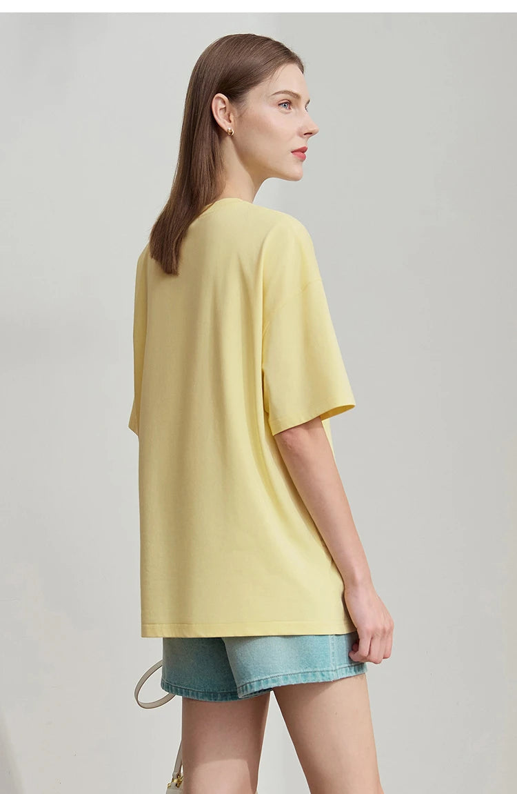 Damen T-Shirt im minimalistischen Stil mit Druck und Rundhals-Ausschnitt