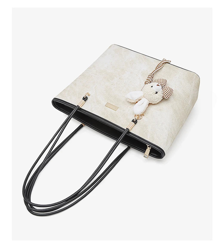 Damen Schultertasche Aus PVC-Leder Mit Reißverschluss Und Anhänger