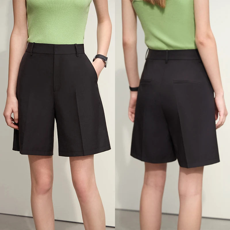 Damen Shorts im minimalistischem Stil mit Taschen für lässige Basics