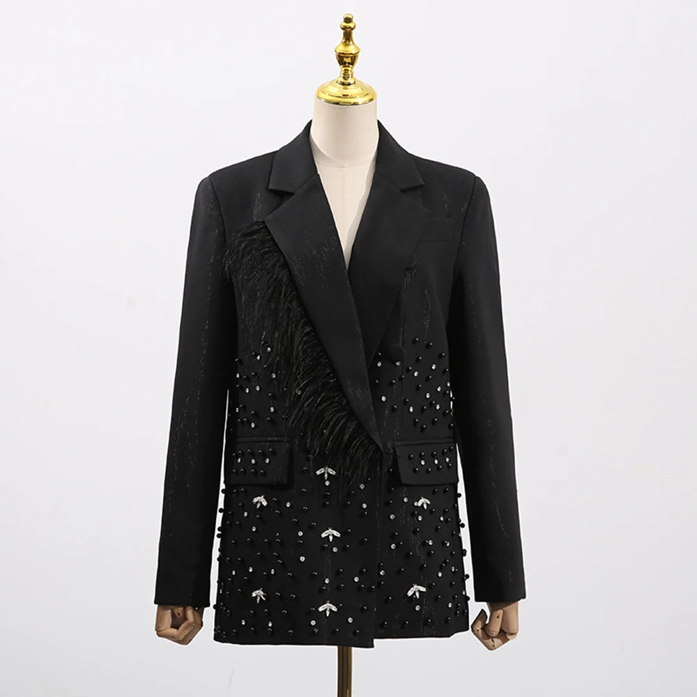 Elegantes Damen-Maxikleid mit hohem Kragen und Laternenärmeln – figurbetontes Design mit Perlendetails für besondere Anlässe.