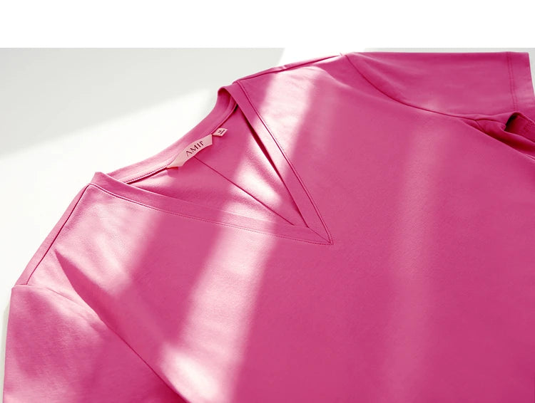 Damen Tops im Minimalismus-Stil mit V-Ausschnitt und kurzen Ärmeln