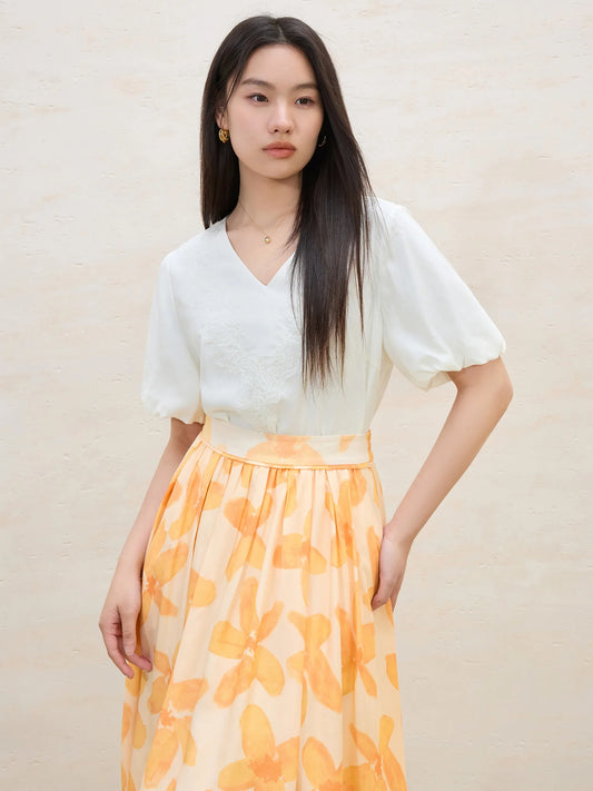 Minimalistisches Damen-T-Shirt mit doppeltem Ausschnitt und Anti-Flecken-Technologie – vielseitiges Sommeroberteil