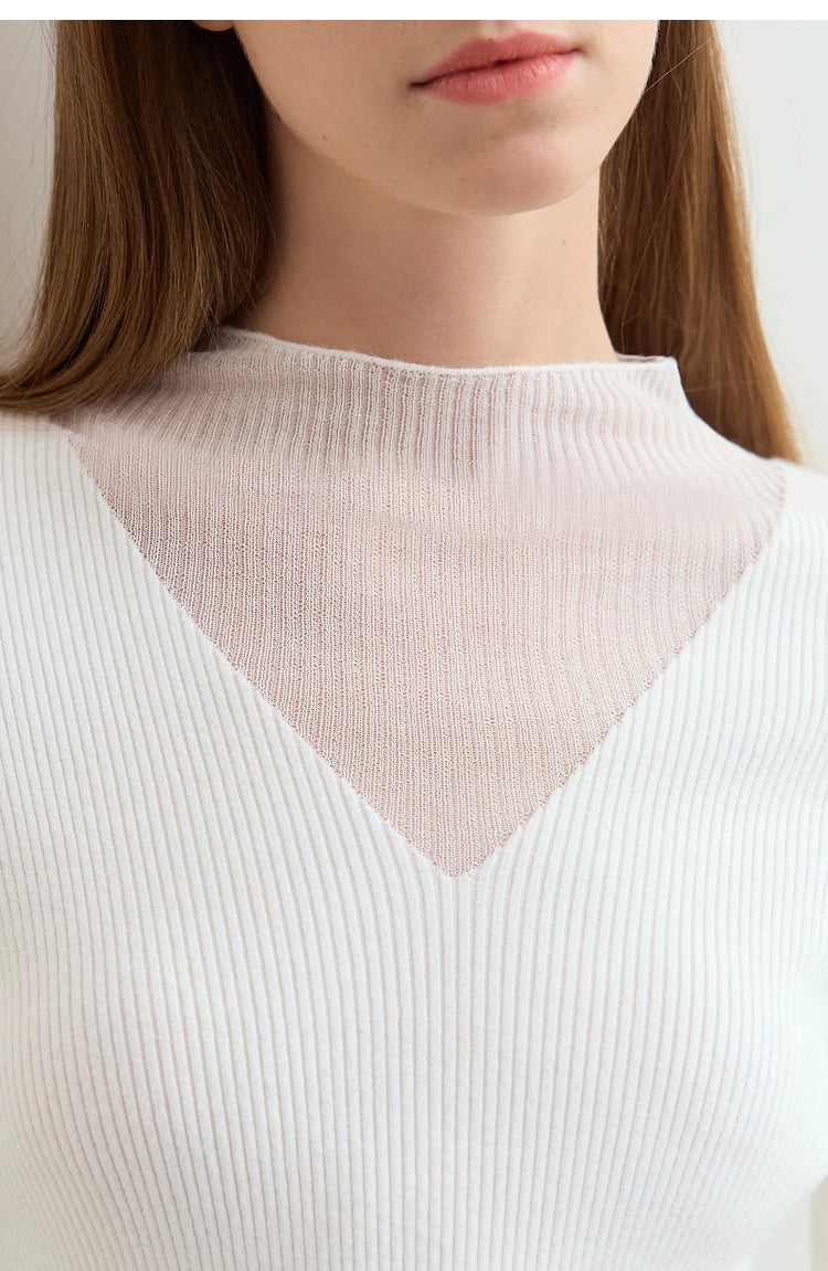 Damen Rollkragenpullover mit transparentem Panel aus der Winterkollektion 2024