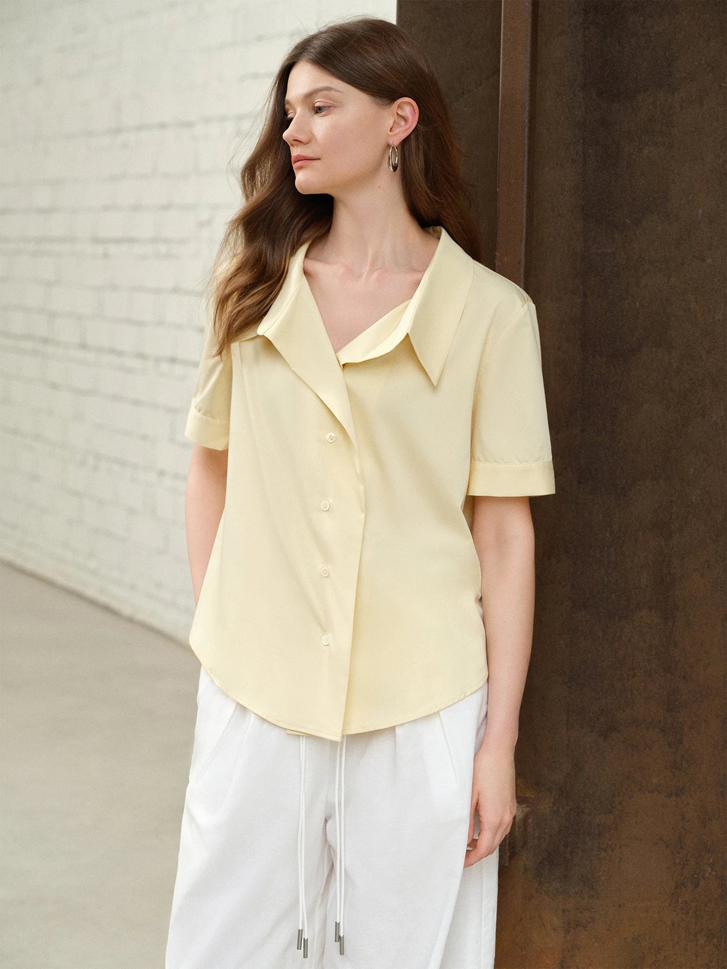 Kurzärmeliges Patchwork-T-Shirt mit Kontrastfarben im Karo-Design – modischer Allrounder für den Sommer.