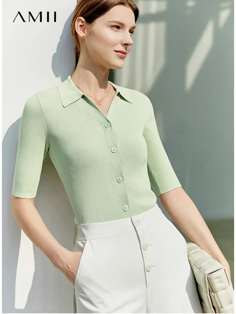 Damen T-Shirt im minimalistischen Stil aus leichter Baumwolle für den Sommer