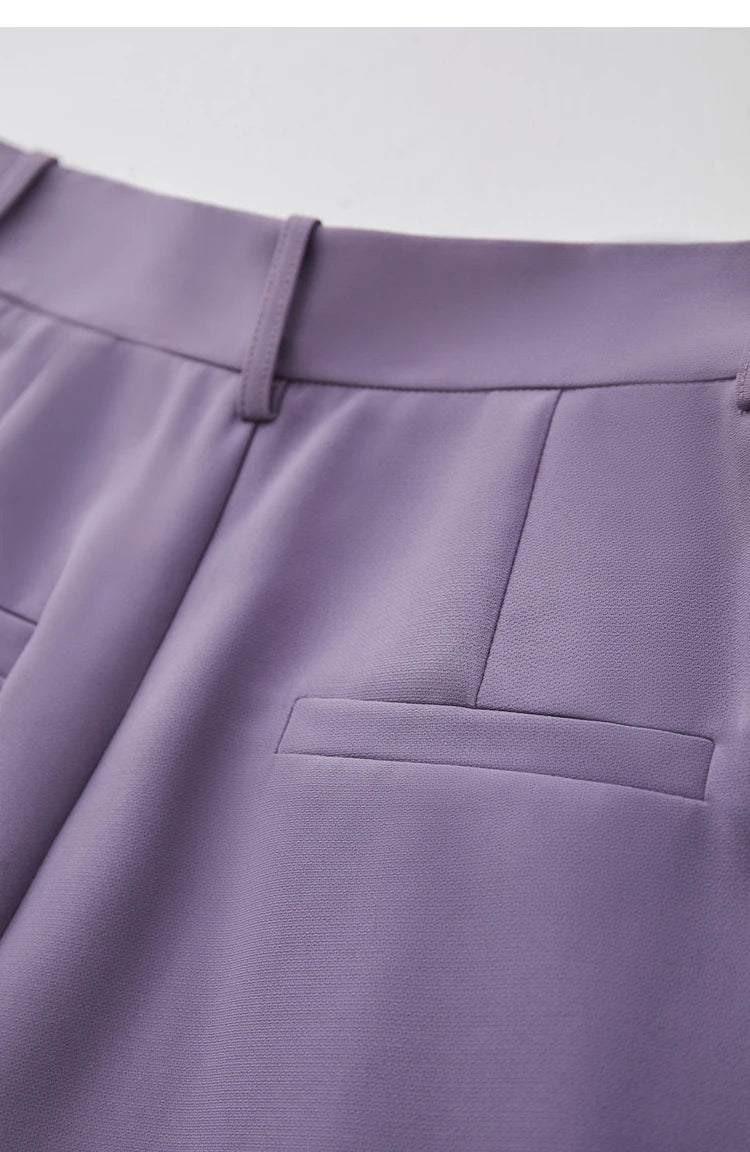 Damen Shorts im minimalistischen Stil für das Büro mit weitem Bein