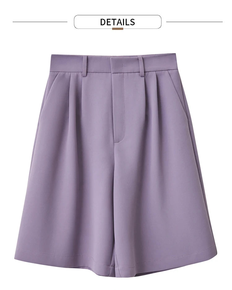 Damen Shorts im minimalistischen Stil für das Büro mit weitem Bein
