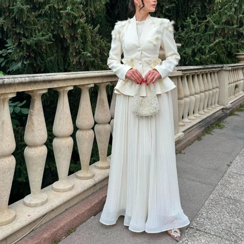 Elegantes Damenkleid mit Rundhalsausschnitt, halblangen Ärmeln und Spitzen-Patchwork-Design – figurbetont und stilvoll.