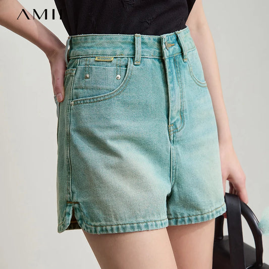 Damen Shorts im alten Retro-Stil aus gewaschenem Baumwoll-Denim mit Taschen