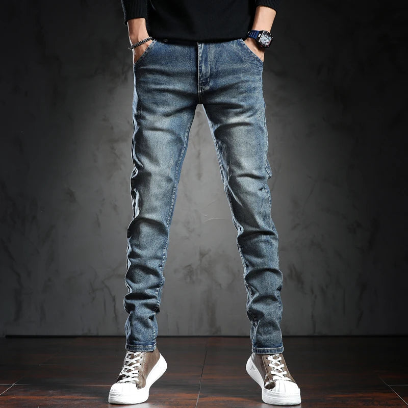 Männer Röhrenjeans in Blau aus hochwertigem Stretch-Denim für Frühling und Sommer