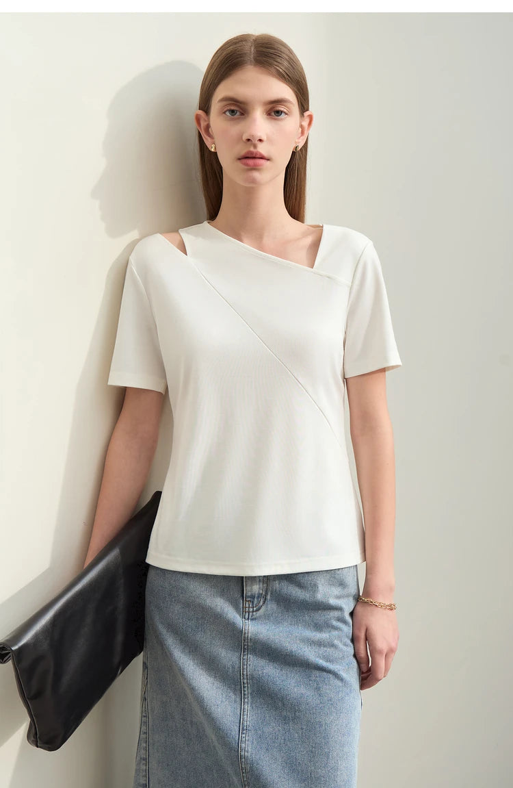 Damen T-Shirts im Minimalismus-Stil mit asymmetrischem V-Ausschnitt und kurzen Ärmeln