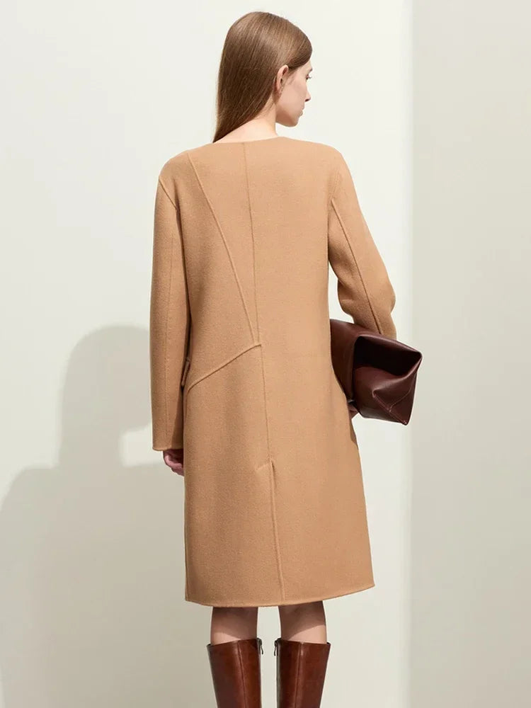 Damen Wollmantel im minimalistischen Design mit V-Ausschnitt und Taschen