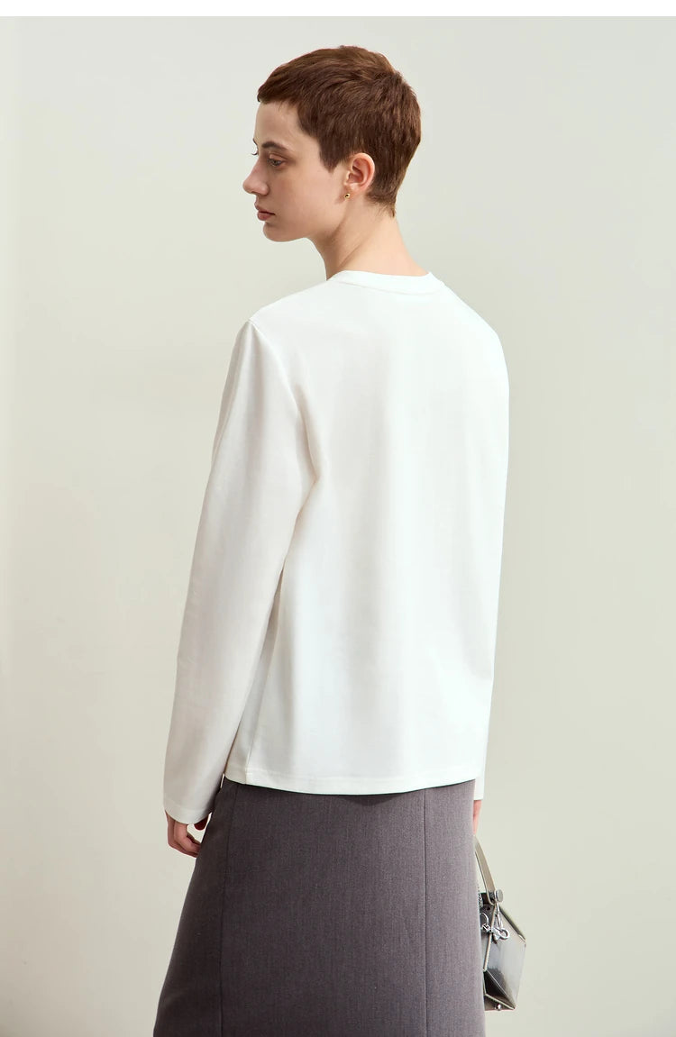 Damen T-Shirt im Minimalismus-Stil mit Kunstdruck und Stickerei für den Herbst