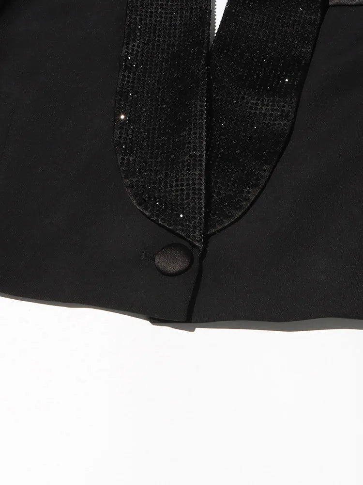 Eleganter Damen-Blazer mit Reverskragen und langen Ärmeln – Patchwork-Design und einreihiger Verschluss für einen lässigen Look.