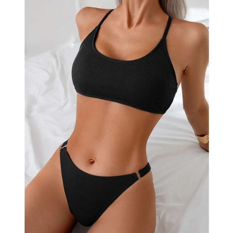 Einfarbiger verführerischer Bikini für Damen – Badeanzug im brasilianischen Stil für Strand und Pool