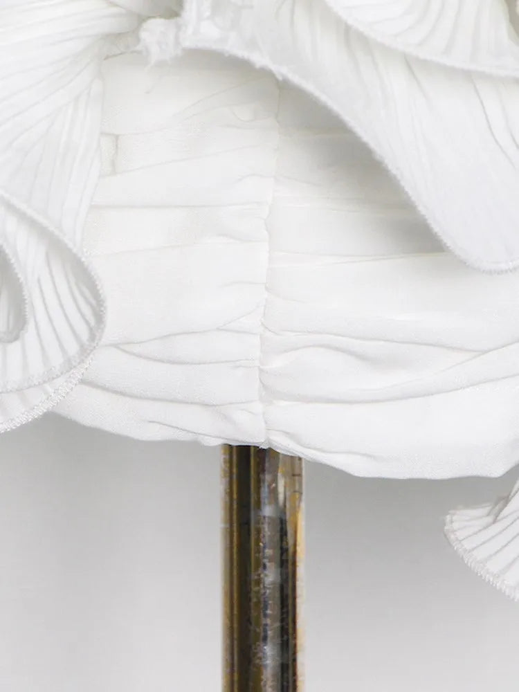Ärmelloses Damen-Strickkleid mit Applikationen und Hohldesign – figurbetont und sexy für besondere Anlässe