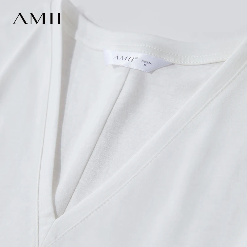 Damen Top im minimalistischen Sommerstil mit einfarbiger Buchstabenstickerei