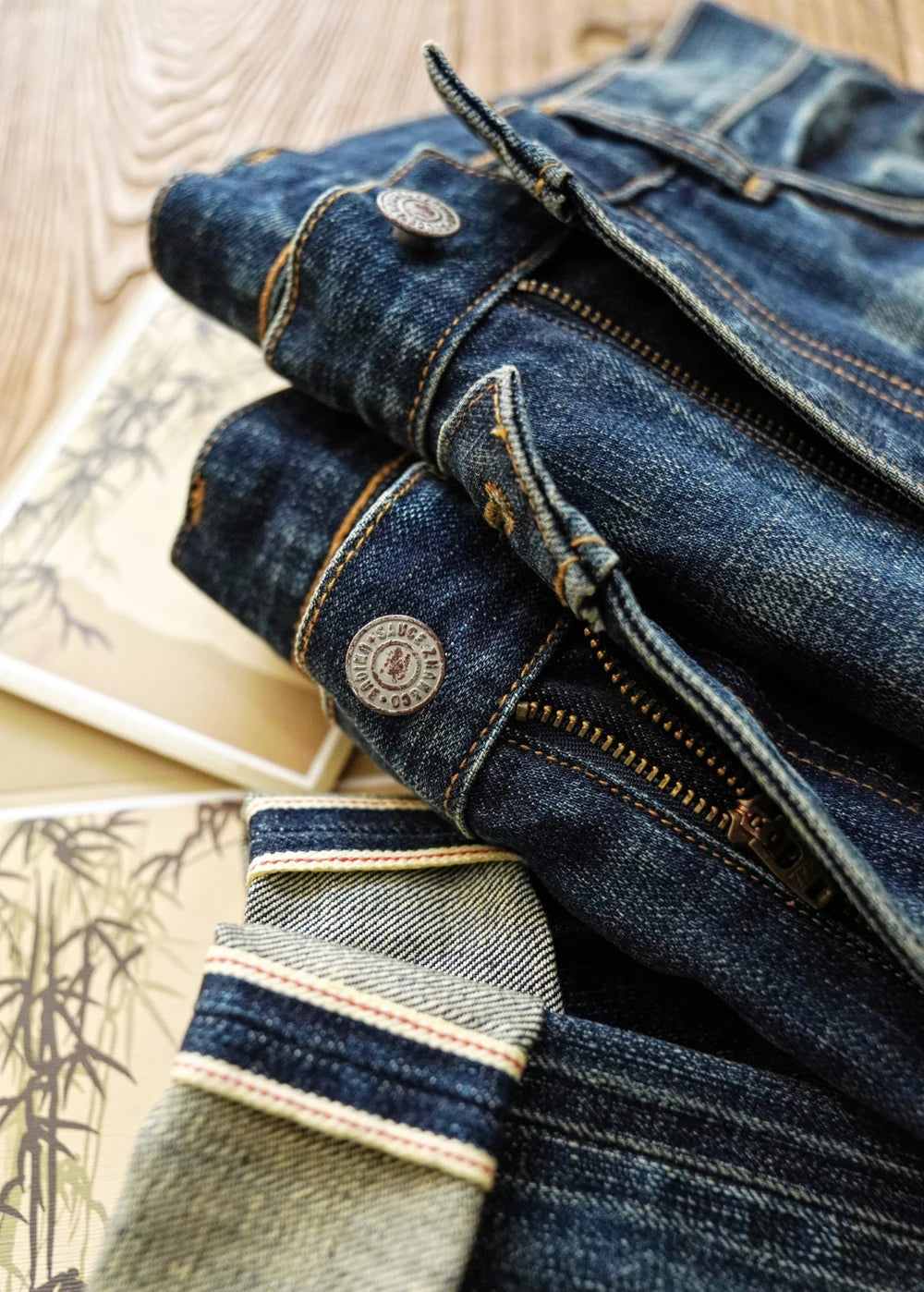 Herren Jeans im Vintage-Stil aus Denim mit Distressed Kanten