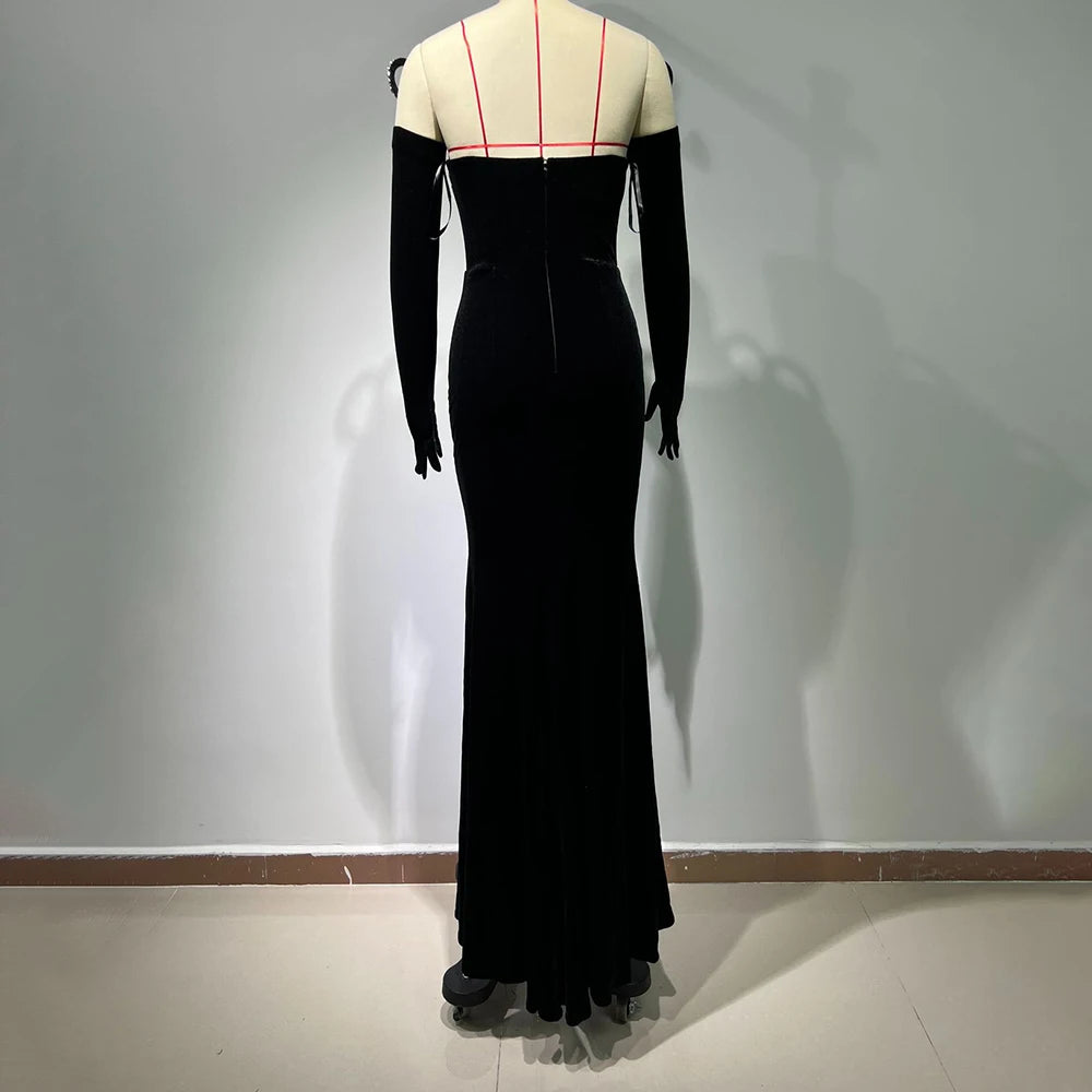 Schulterfreies ärmelloses Damenkleid mit Patchwork-Design und Falten – figurbetont und elegant