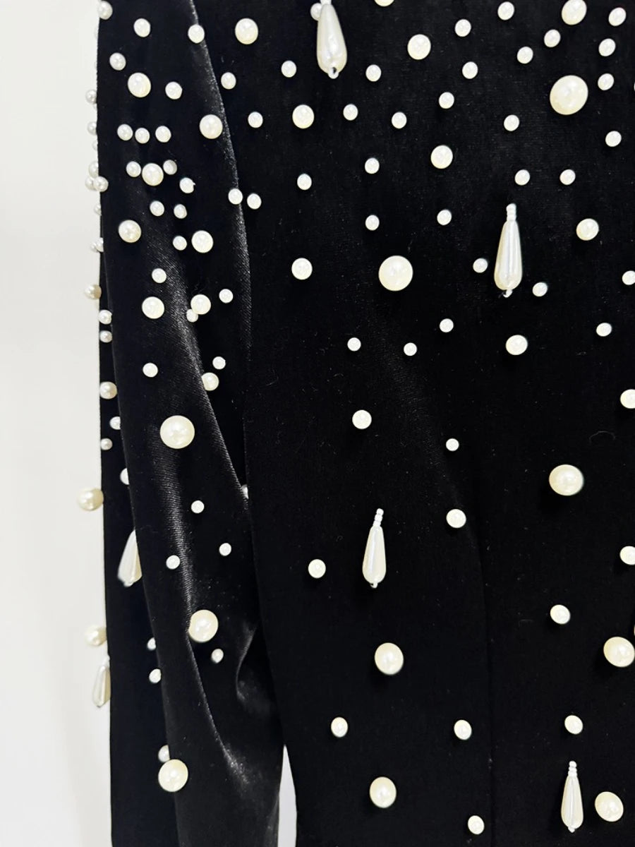 Elegante Damenjacke mit Perlenbesatz und Patchwork-Design, lockere Passform, Reverskragen und langen Ärmeln.