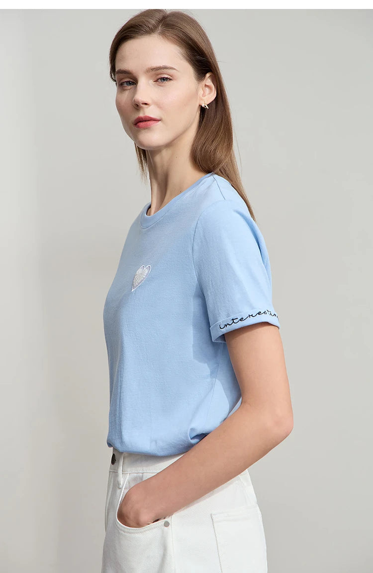Damen T-Shirt im minimalistischen Stil mit bestickten Liebesperlen für den Sommer