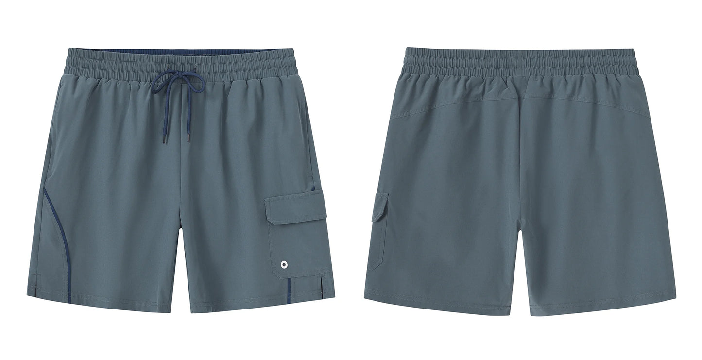 Sommerliche Herren-Badeshorts mit Camouflage-Streifen, schnelltrocknend, mit Reißverschlusstaschen und Mesh-Futter – ideal für Strand und Surfen.