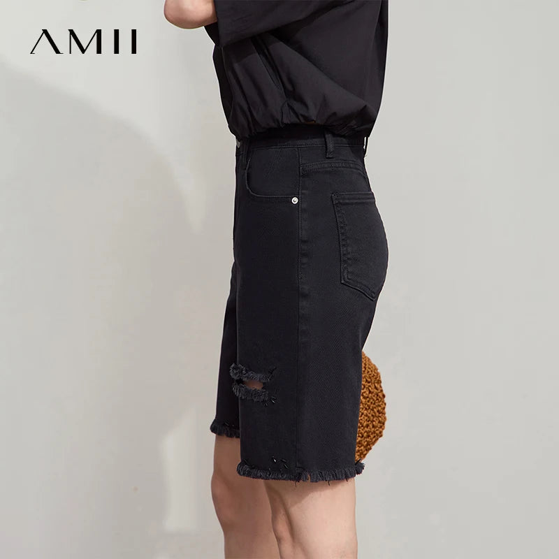 Damen Denim Shorts im minimalistischen Casual-Stil mit Zipper und Loch-Dekoration