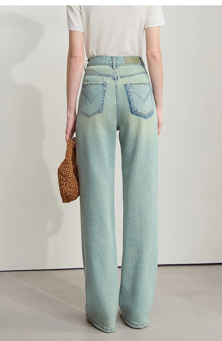 Damen Jeans im minimalistischen Sommer-Style mit schmalem geradem Bein