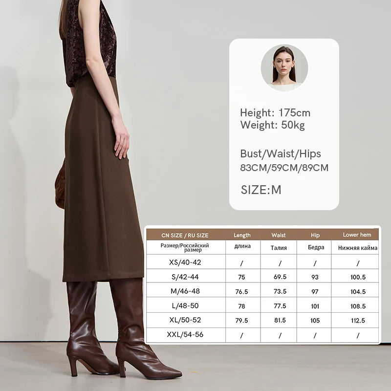 Brauner Midirock für Damen, Seitenansicht, gerade Passform, midi-Länge.