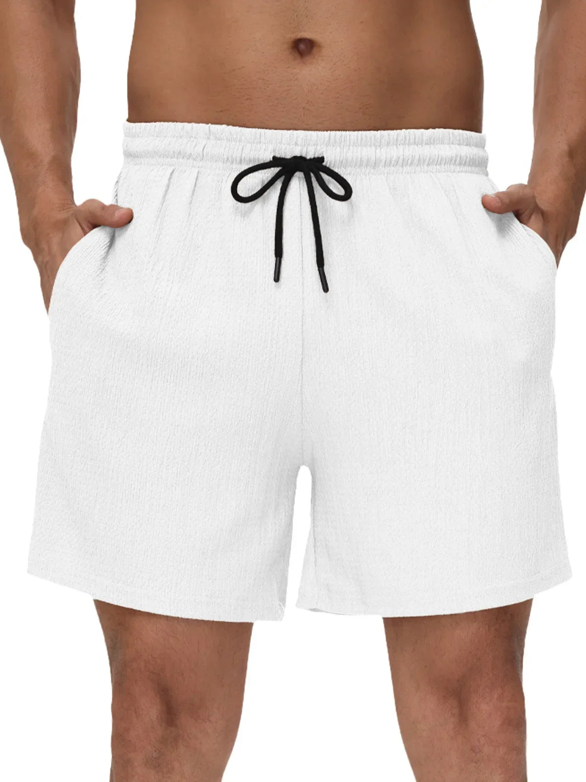 Leichte Herren-Sportshorts aus Eisseide – lockere, knielange Sommerhose in Schwarz