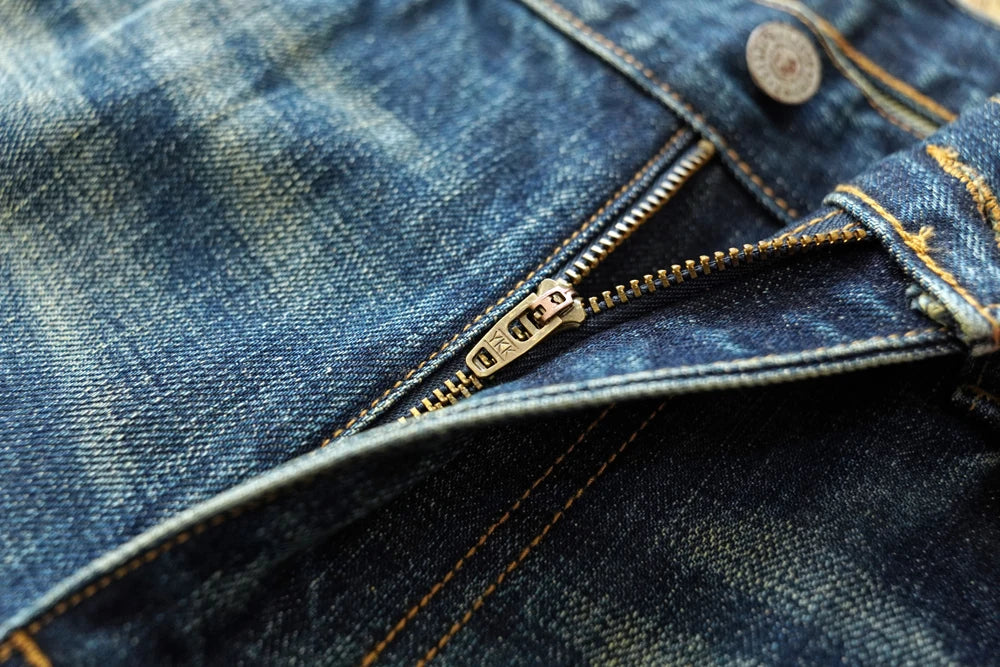 Herren Jeans im Vintage-Stil aus Denim mit Distressed Kanten