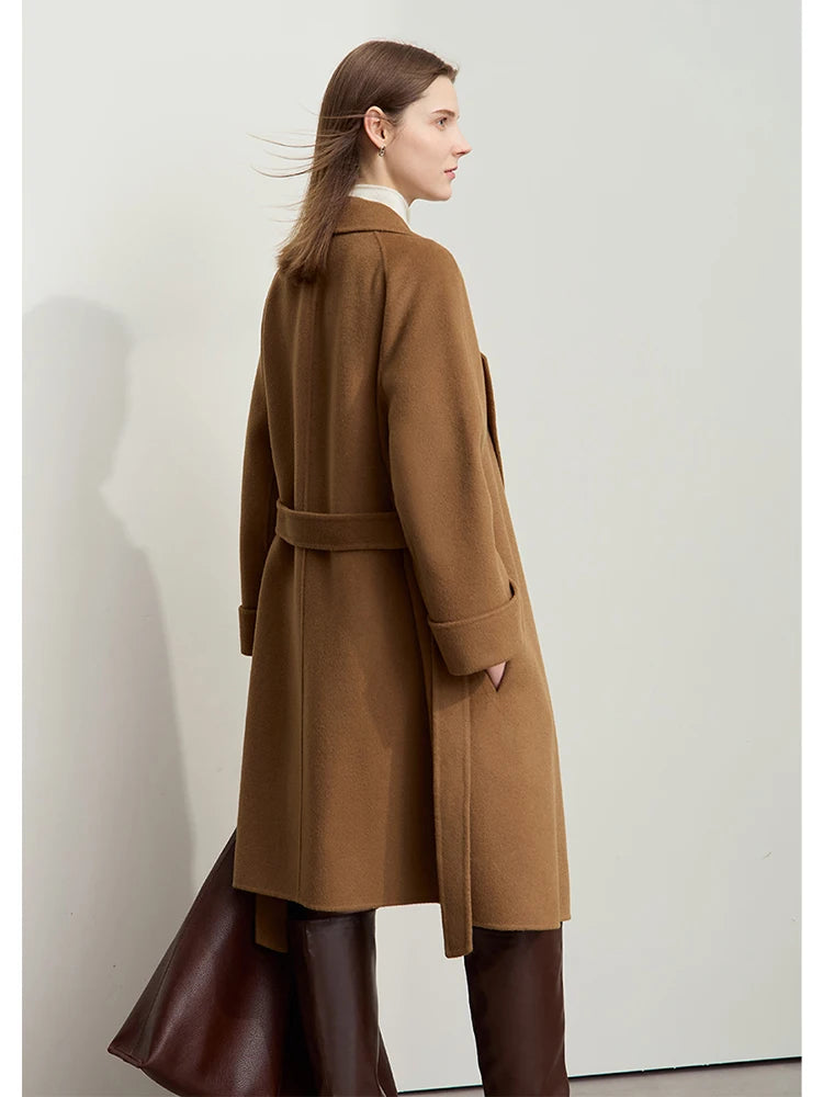 Damen Wollmantel im minimalistischen Stil mit Reverskragen und Gürtel