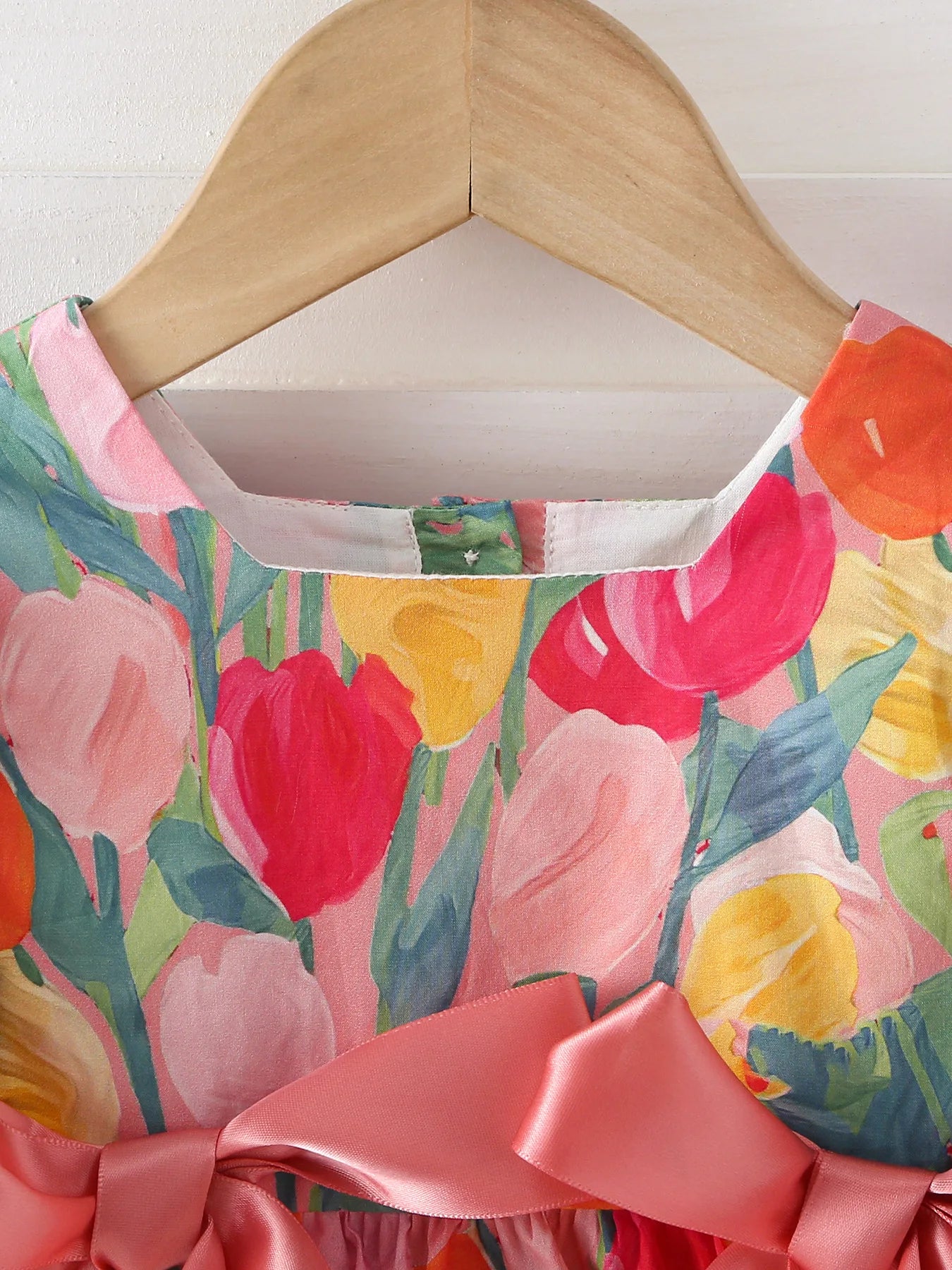Mädchen A-Linie Kleid mit Band und Tulpe für 1-4 Jahre