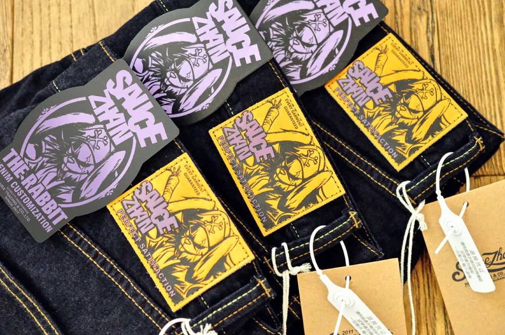 Herren Jeans im Vintage-Stil mit doppelseitiger Färbung und Kanten