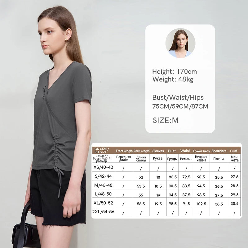 Damen T-Shirt im minimalistischem Stil mit V-Ausschnitt und Plissee-Details