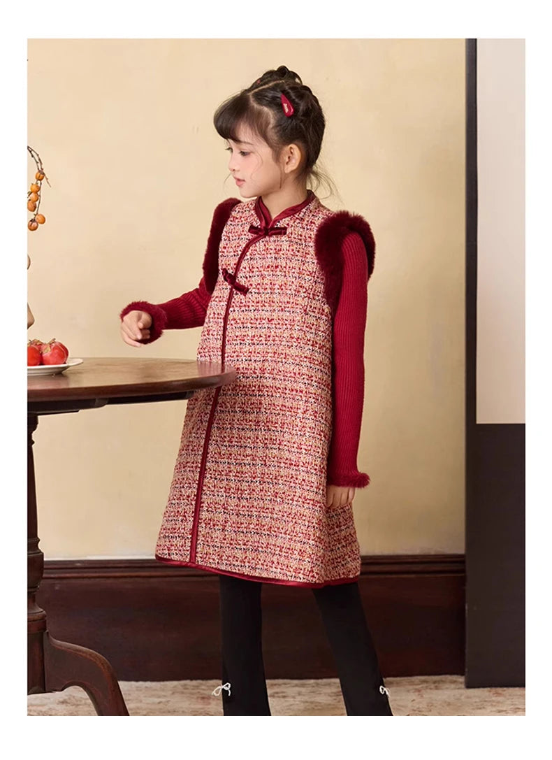Sommerliches Mädchenkleid aus Baumwolle mit kleinem Blumenmuster – ideal für den Strand